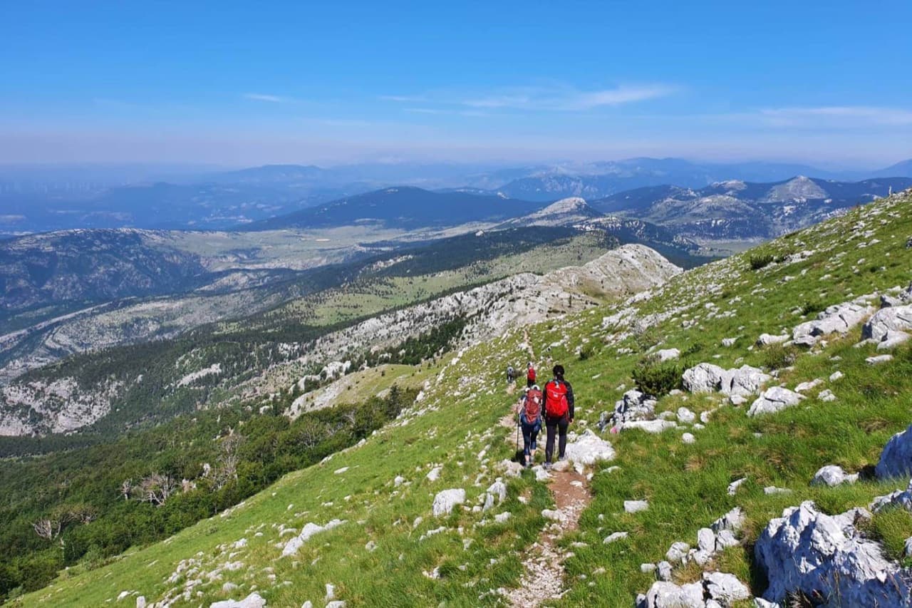 Premužić trail — drystone path along the ridge